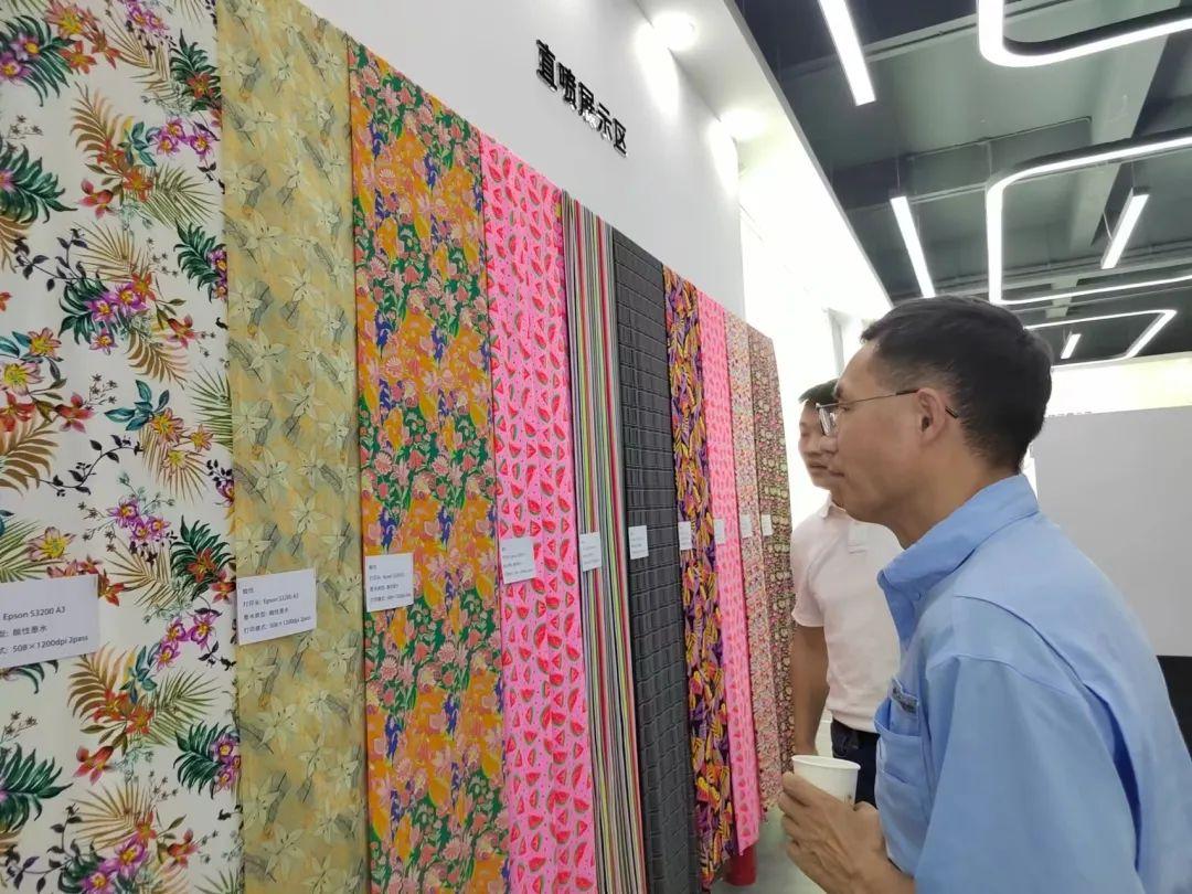 ��ʼ���Ʒ���aӡˇչʾ���ĳɹ���Ļ���F��(ch��ng)�l(f��)������ذ���Ʒ